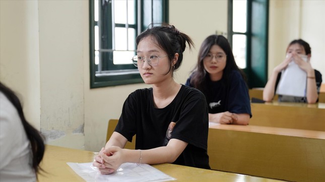Hà Nội: Căng mình chống trượt tốt nghiệp THPT- Ảnh 1.