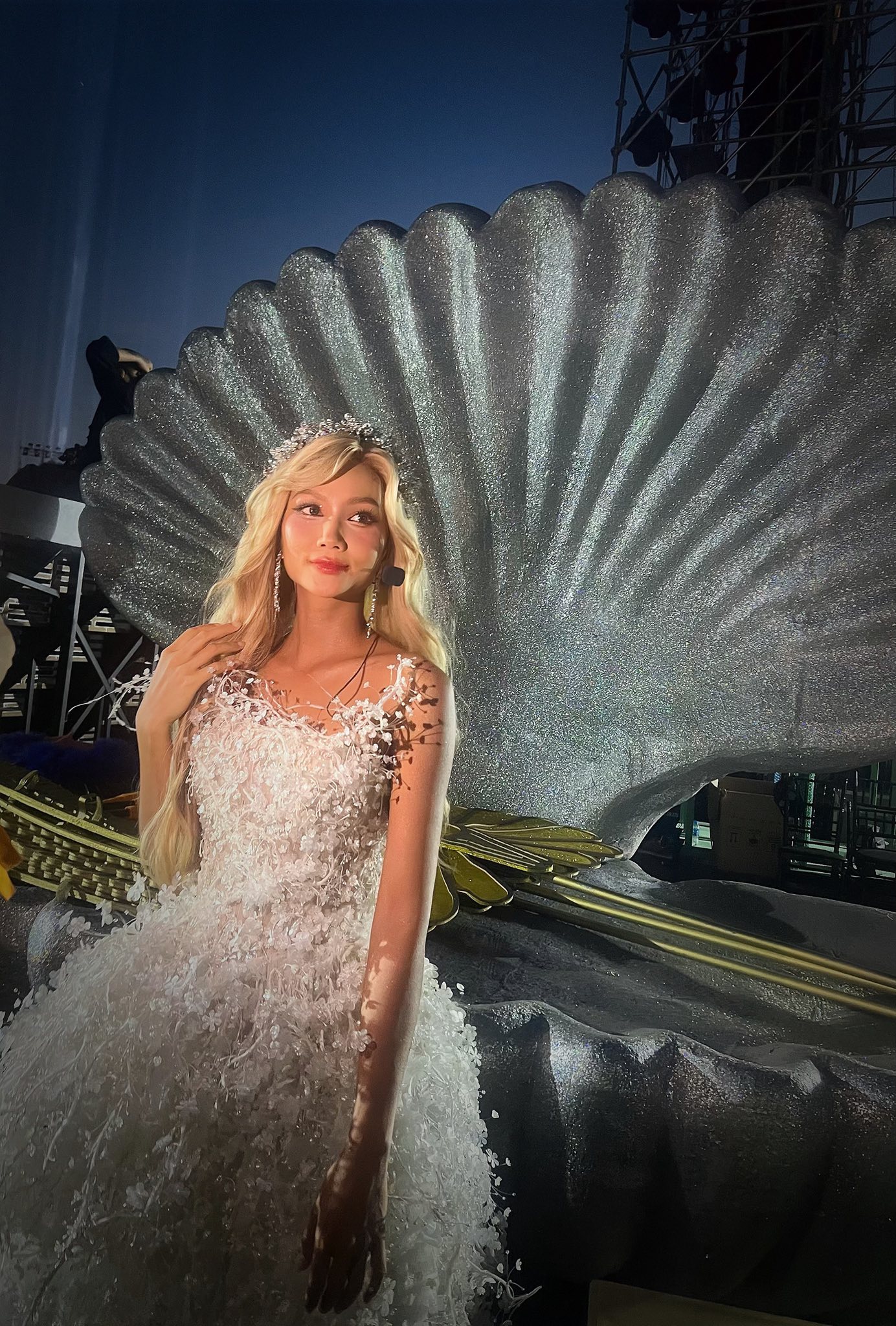 HOT: Hoa hậu H'Hen Niê lộ rõ mồn một dấu hiệu bầu bí giữa lúc đang diễn concert Chị đẹp!- Ảnh 6.