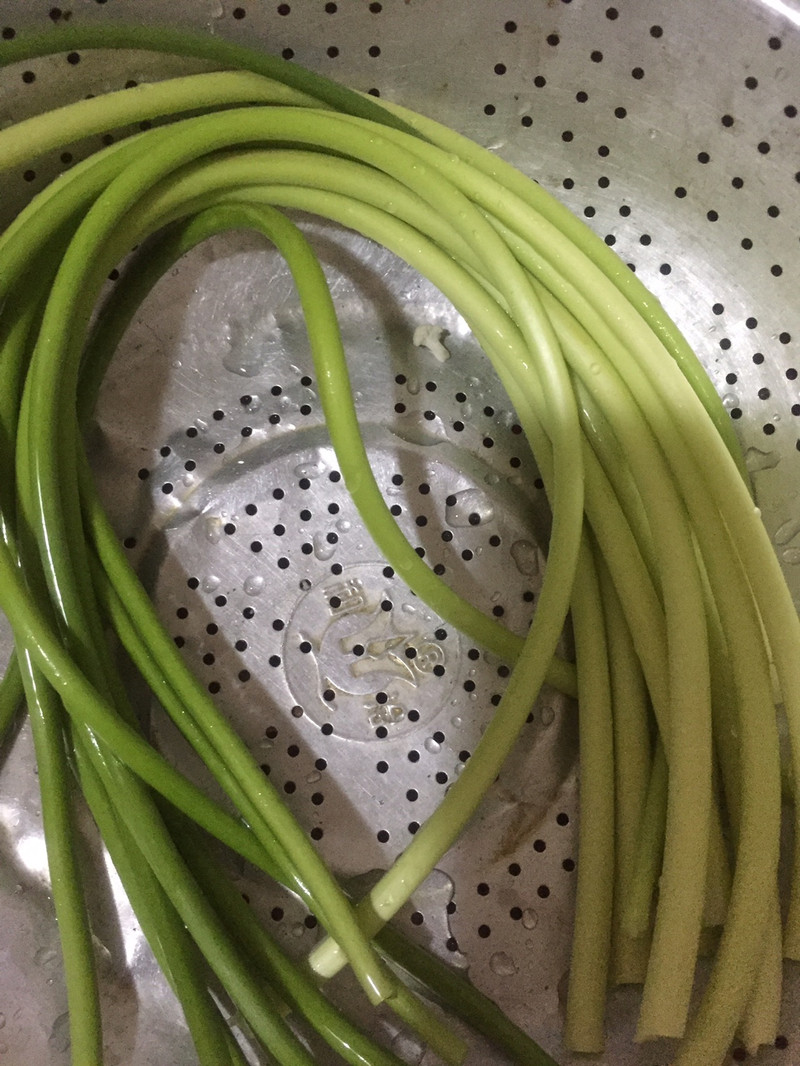 Ăn món rau này có thể giúp thải độc và dưỡng gan, giảm táo bón, tiêu diệt vi khuẩn lại giúp tẩy giun- Ảnh 1.