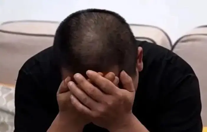 Xét nghiệm ADN, người đàn ông ngỡ ngàng con trai nuôi lớn 16 năm không cùng huyết thống, liền kiện vợ ra tòa: 1 bên phải đền bù 700 triệu đồng- Ảnh 1.