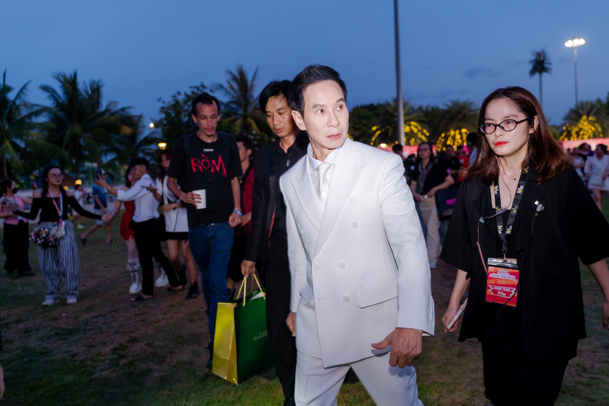 Ái nữ sao Việt gây sốt MXH vì nhan sắc cuốn hơn chữ cuốn, mới 12 tuổi đã đẹp hết phần ba mẹ- Ảnh 5.