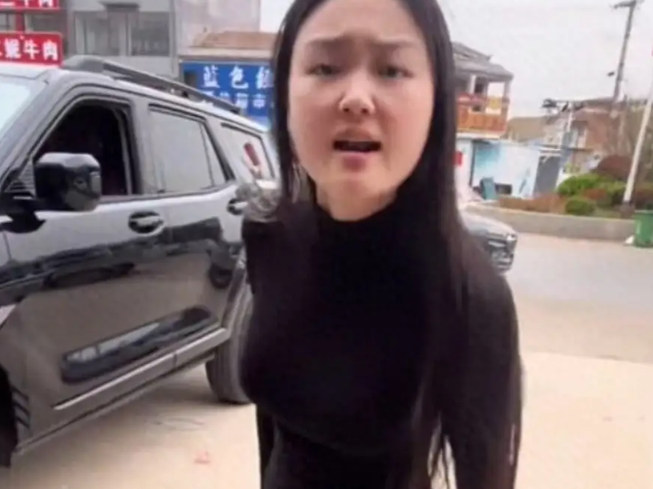 Bức ảnh người cô quát cháu nhưng lại được cư dân mạng khen tới tấp: Lý do là gì?- Ảnh 1.