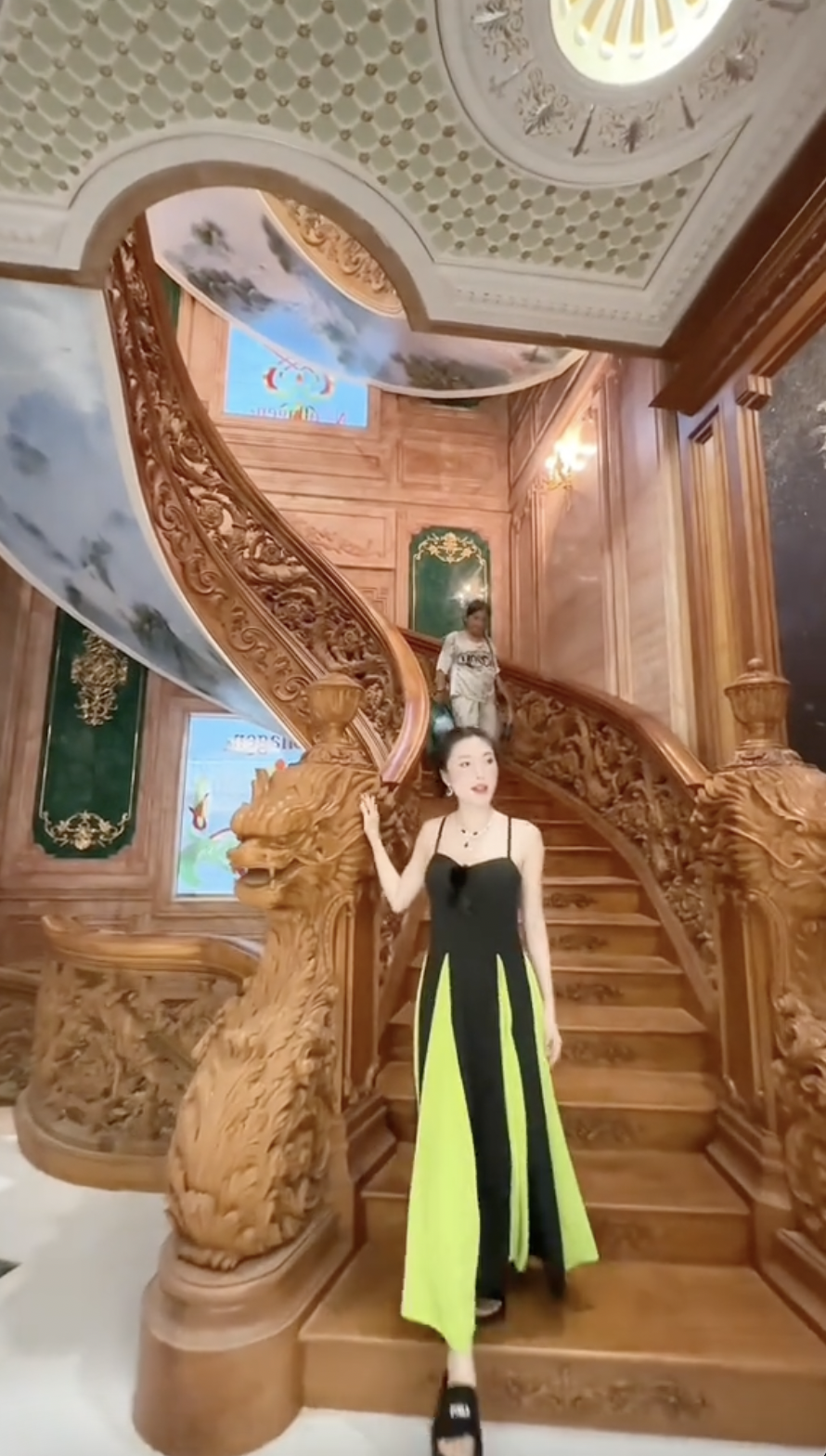 Bên trong lâu đài 1000m2 nổi nhất miền Tây của vợ chồng nữ đại gia kim cương, mỹ phẩm: Nhiều chi tiết gây chú ý- Ảnh 13.