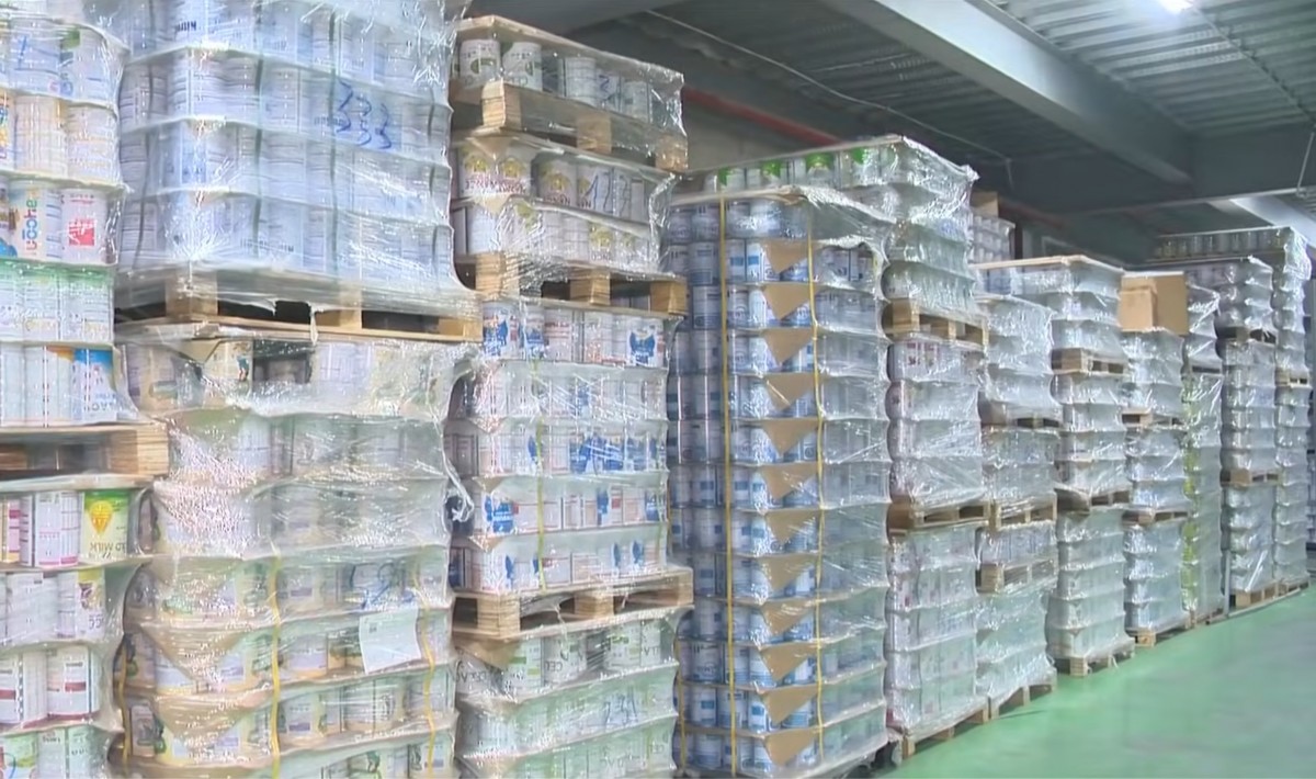 2 thủ đoạn phân phối sản phẩm của dây truyền sản xuất sữa bột giả, khách hàng liền “sập bẫy”- Ảnh 1.