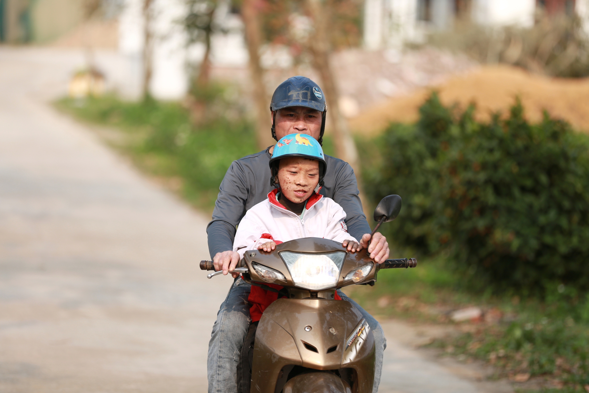Về Quảng Ninh thăm người cha viết 30 trang "sao kê", bất ngờ với cuộc sống hiện tại của bé Đà- Ảnh 11. Về Quảng Ninh thăm người cha viết 30 trang "sao kê", bất ngờ với cuộc sống hiện tại của bé Đà- Ảnh 11.