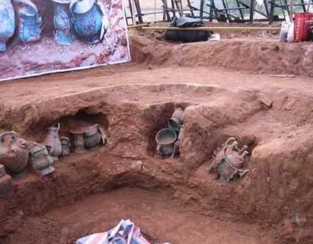 Ngọn đồi rung lắc nhiều đêm vì địa chấn, chuyên gia kiểm tra thì bất ngờ tìm thấy vương quốc hơn 2000 tuổi- Ảnh 3.