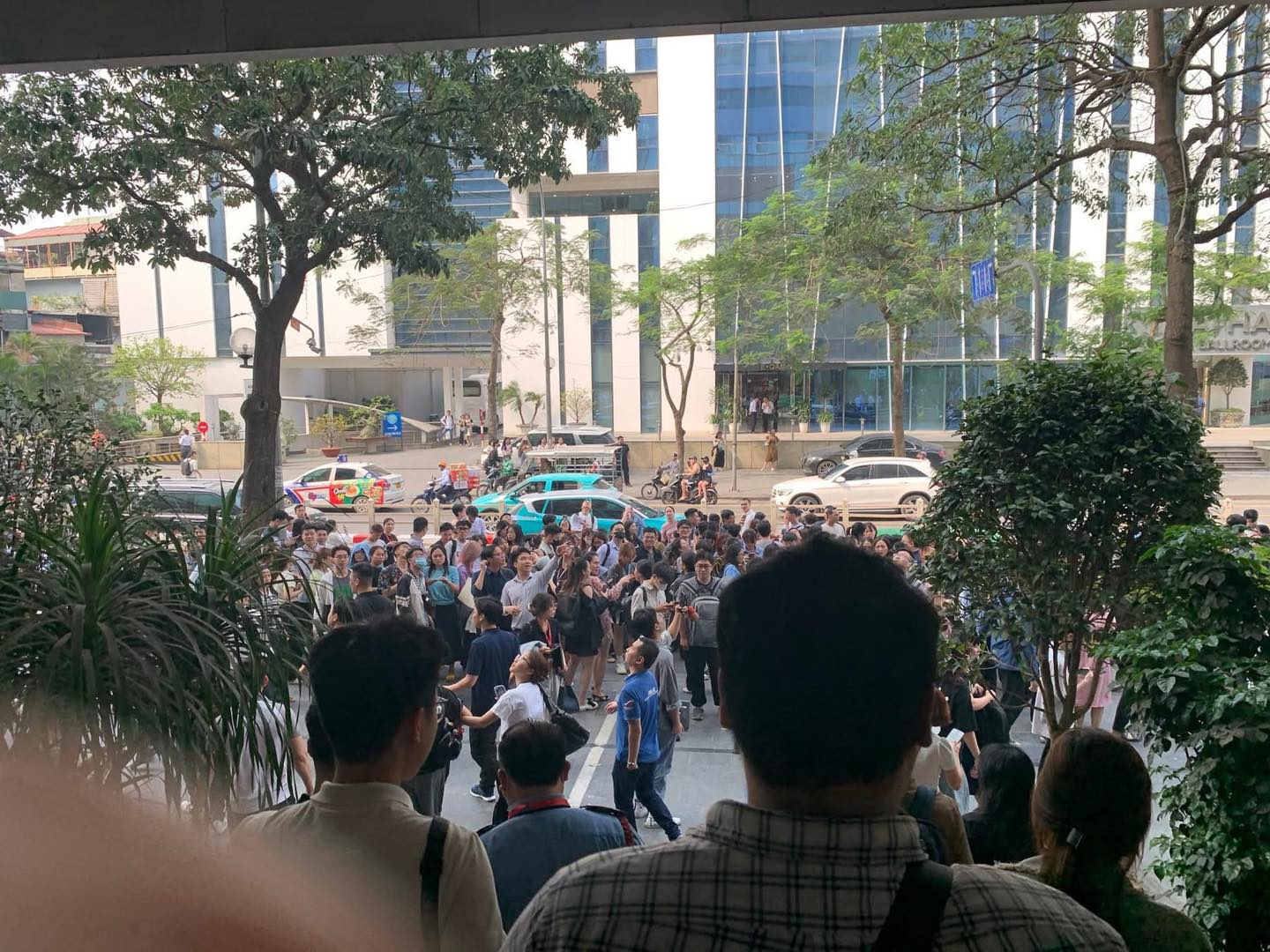 Những hình ảnh mới nhất tại hiện trường vụ cháy dữ dội toà nhà 18 tầng ở Hà Nội- Ảnh 5.