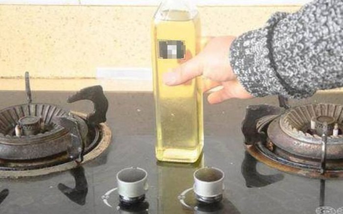 Dầu ăn để sai chỗ, nhà bếp hóa "bom hẹn giờ", sửa gấp 5 sai lầm trước khi điều xấu xảy ra!- Ảnh 1.