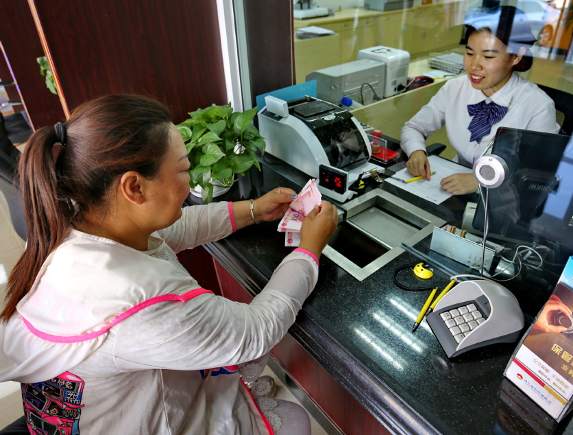 Người đàn ông lần đầu vay tiền cho con trai cưới vợ lại bị ngân hàng từ chối: “Anh và cả làng đang nợ xấu 700 tỷ đồng”- Ảnh 3. Người đàn ông lần đầu vay tiền cho con trai cưới vợ lại bị ngân hàng từ chối: “Anh và cả làng đang nợ xấu 700 tỷ đồng”- Ảnh 3.