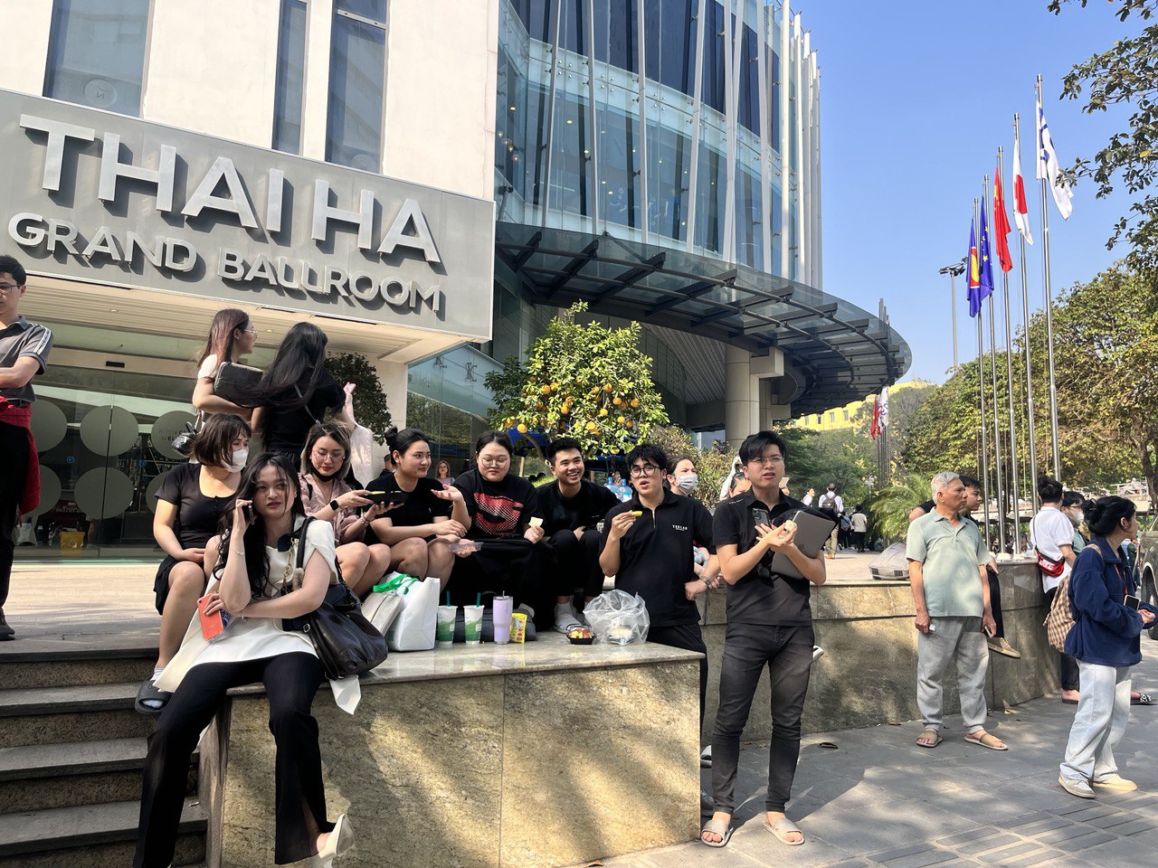 Những hình ảnh mới nhất tại hiện trường vụ cháy dữ dội toà nhà 18 tầng ở Hà Nội- Ảnh 7.