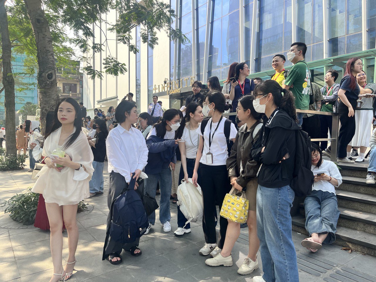 Những hình ảnh mới nhất tại hiện trường vụ cháy dữ dội toà nhà 18 tầng ở Hà Nội- Ảnh 8.