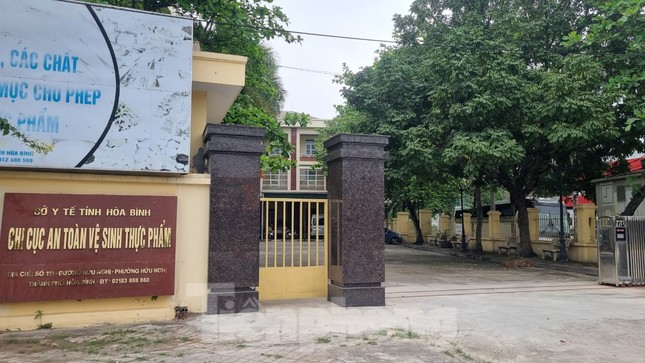 305 nhãn hiệu sữa giả được đăng ký tại Hòa Bình, cán bộ y tế cũng phát hoảng- Ảnh 3. 305 nhãn hiệu sữa giả được đăng ký tại Hòa Bình, cán bộ y tế cũng phát hoảng- Ảnh 3.