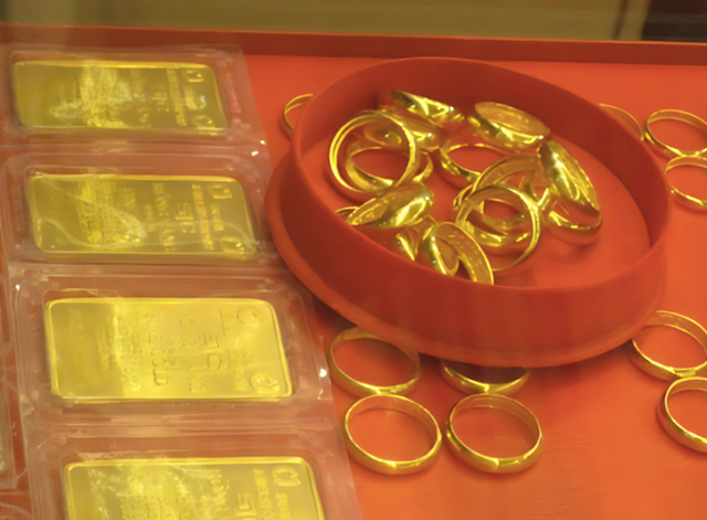 Mẹ tôi mua vàng suốt 20 năm, lúc bán đi đủ tiền mua 2 căn nhà Hà Nội- Ảnh 1.