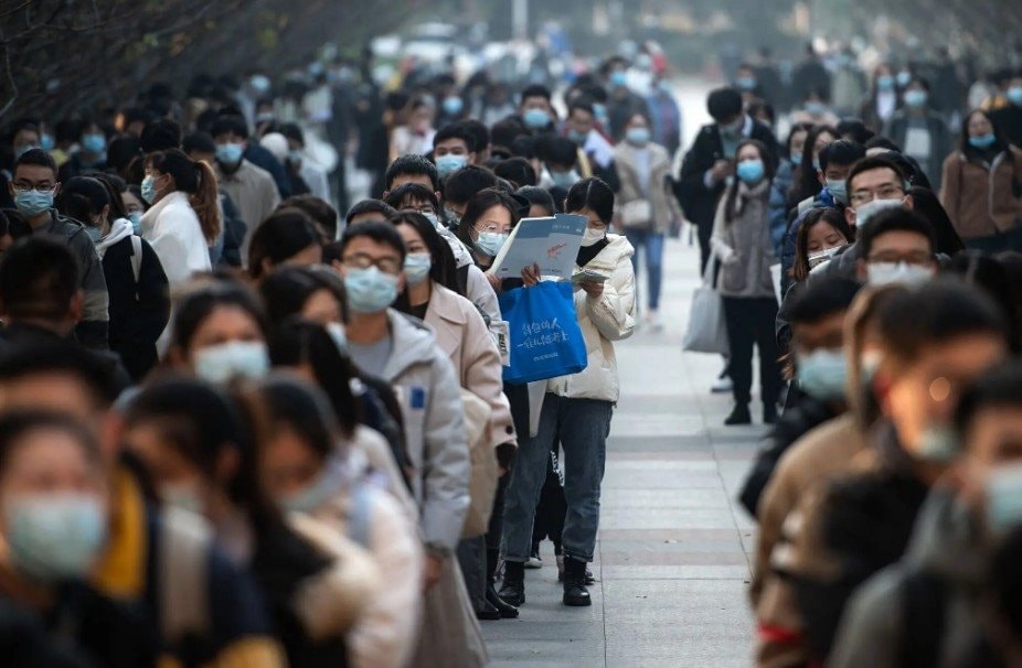 Càng già càng mất giá: Tác giả ‘Cha giàu, cha nghèo’ cảnh báo lao động phổ thông không thay đổi thì mãi không giàu, ngày càng dễ mất việc vì AI- Ảnh 1.