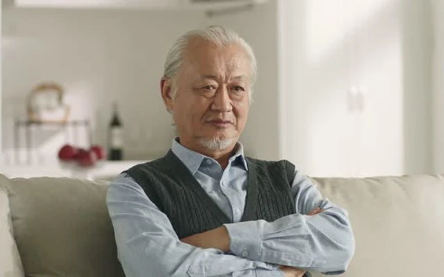 Cụ ông 70 tuổi suýt mất trắng 5,6 tỷ đồng tiền dưỡng già sau cuộc điện thoại, cảnh sát ra cảnh báo khẩn cấp- Ảnh 1.