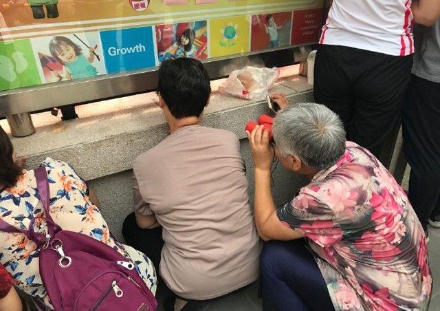 Thời gian bên con ngắn lắm, nếu cha mẹ vẫn chưa làm 3 điều này, 20 năm sau chắc chắn ngập trong nước mắt- Ảnh 1.