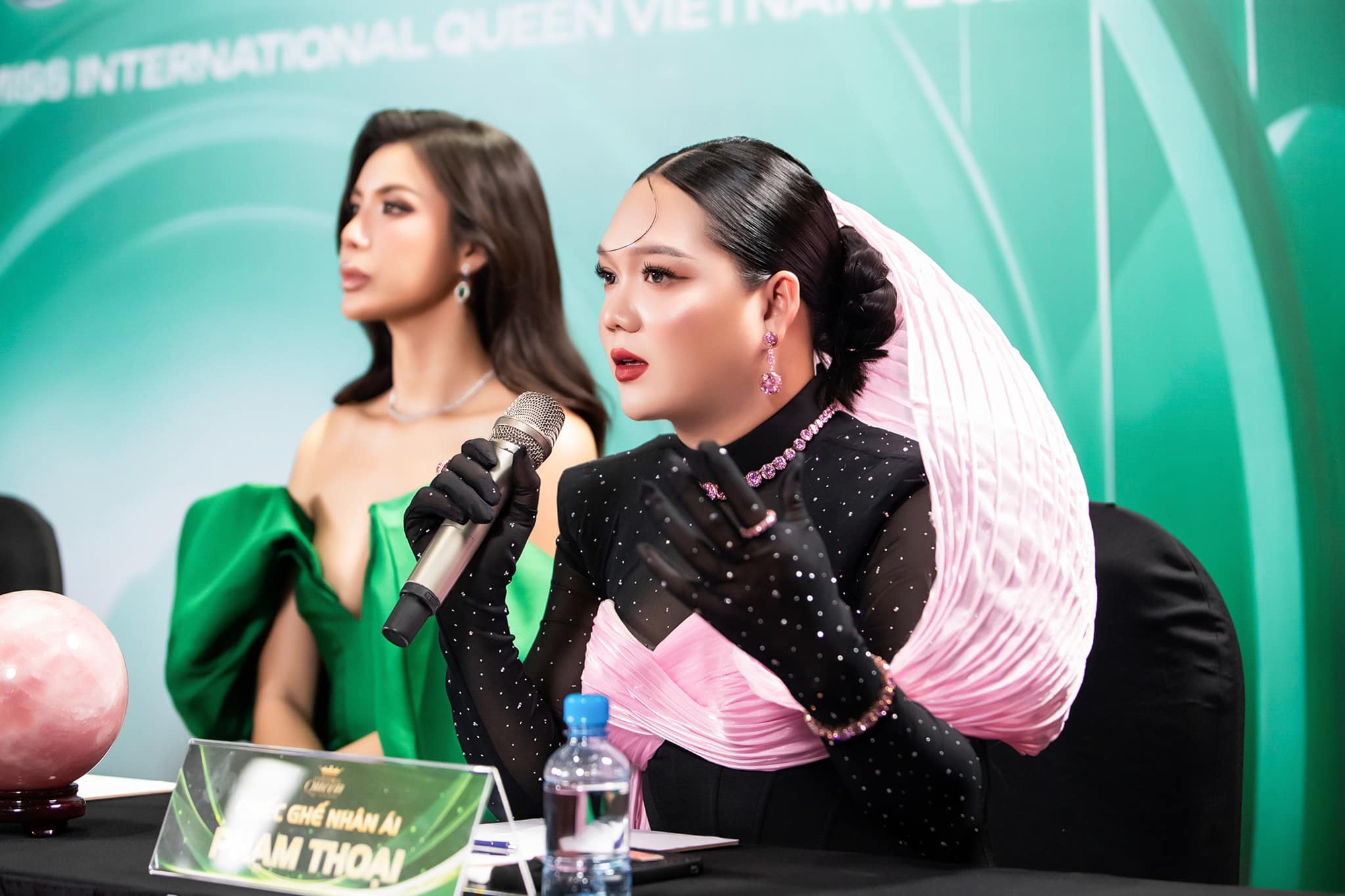 Phạm Thoại xuất hiện với diện mạo gây khó hiểu sau thời gian 