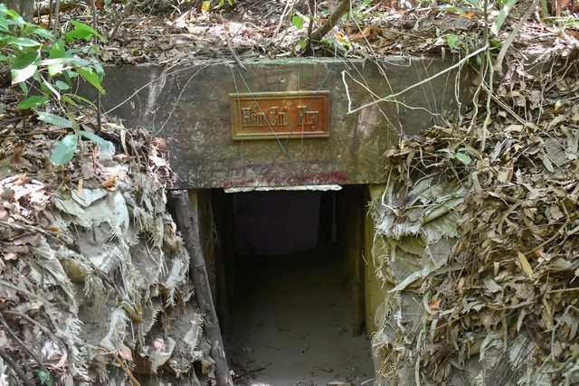 Kiệt tác quân sự Việt Nam 32km: Nơi con người 'sống trong cát', có ngôi đình 4 xe tăng kéo không đổ- Ảnh 2.