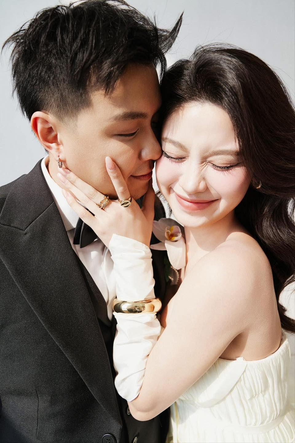 Huyme - Hàn Hằng tung ảnh cưới: Tưởng ngôn tình đọc đến bình luận thì phì cười!- Ảnh 1.