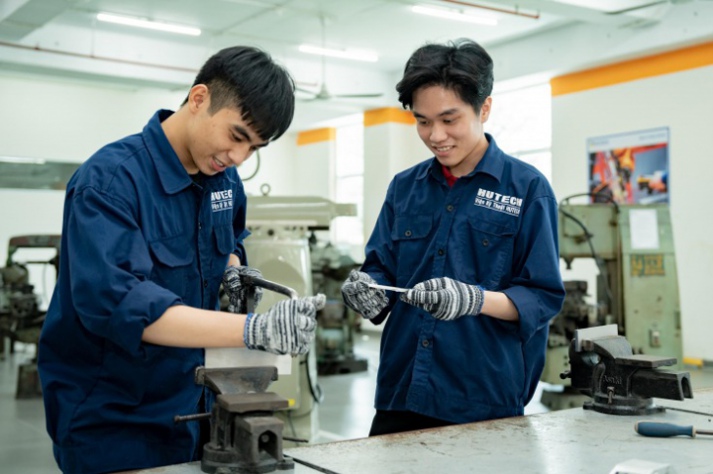 Một ngành học thường bị chê là "kén người", không phải hot trend nhưng ai chọn thì dễ giàu, thu nhập có thể lên đến cả trăm triệu/tháng- Ảnh 1.