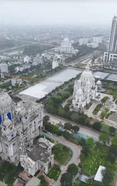 Tòa lâu đài sáng rực cả một vùng ở Ninh Bình tưởng đã 