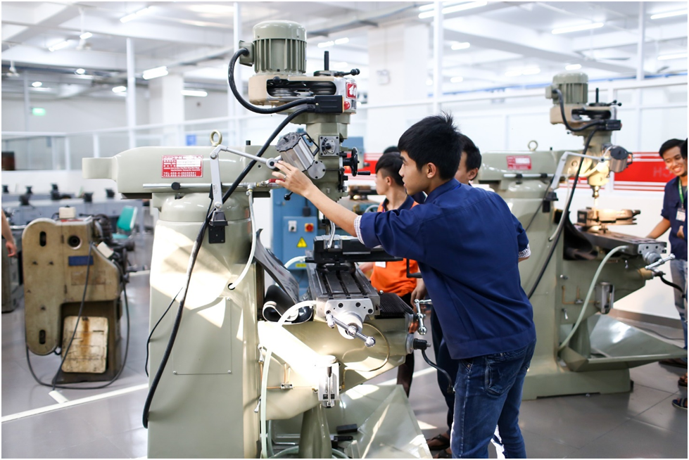 Một ngành học thường bị chê là "kén người", không phải hot trend nhưng ai chọn thì dễ giàu, thu nhập có thể lên đến cả trăm triệu/tháng- Ảnh 2.