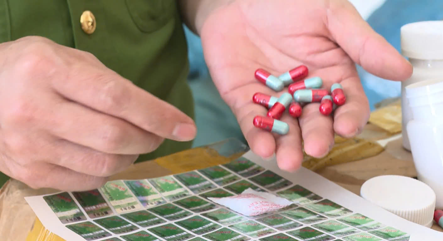 Vụ thuốc giả: Điểm danh các quầy thuốc tiêu thụ thuốc giả- Ảnh 1.