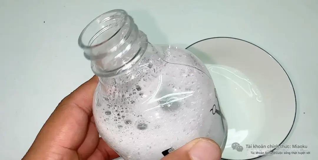 5 phút vệ sinh quạt điện không cần tháo khung, phụ nữ cũng làm "ngon lành", sạch bong như mới- Ảnh 3.