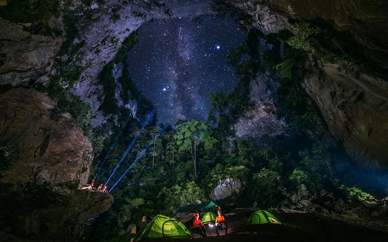 "Kỳ quan dưới lòng đất" ở Quảng Bình khiến người Anh phải choáng ngợp- Ảnh 1. "Kỳ quan dưới lòng đất" ở Quảng Bình khiến người Anh phải choáng ngợp- Ảnh 1.