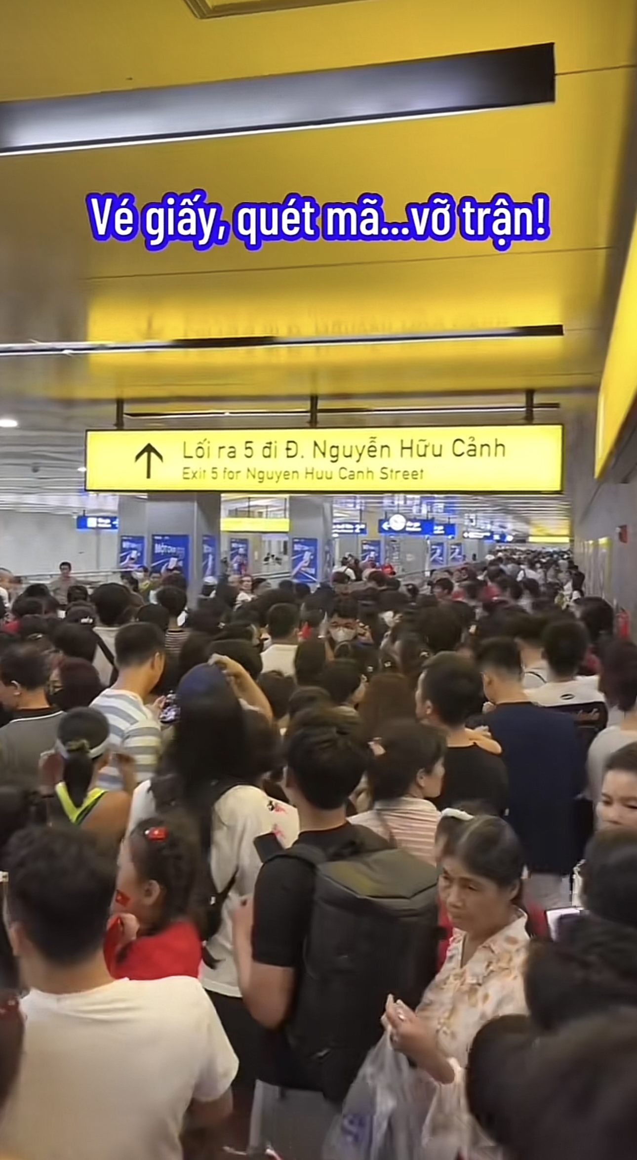 Cảnh tượng chưa từng thấy ở ga Metro số 1, có đến 240 chuyến/ngày vẫn quá tải dịp 30/4- Ảnh 5.