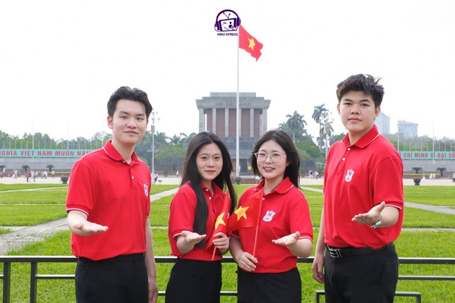 Đại học Y Hà Nội cấm sinh viên mặc váy ngắn, áo trễ cổ, quần jeans rách- Ảnh 1.