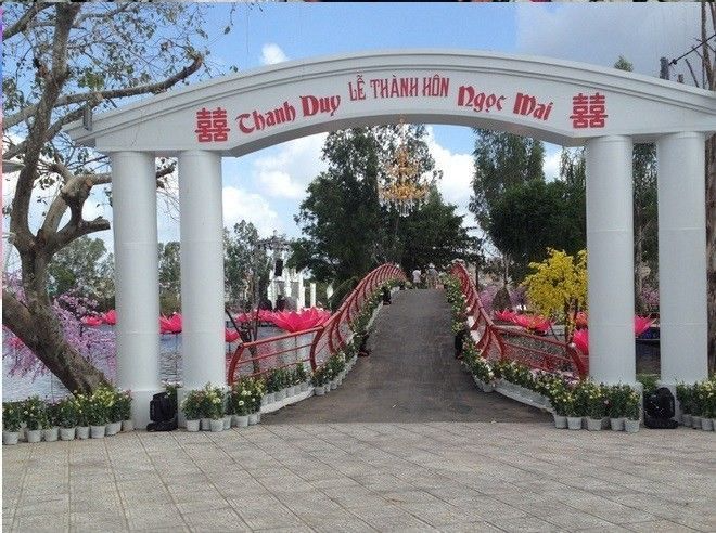 2 ái nữ của "ông trùm bất động sản" miền Tây: Chị được tặng cụm công ty hơn 300 tỷ làm của hồi môn, em gái giữ chức vụ quan trọng trong tập đoàn nghìn tỷ- Ảnh 5. 2 ái nữ của "ông trùm bất động sản" miền Tây: Chị được tặng cụm công ty hơn 300 tỷ làm của hồi môn, em gái giữ chức vụ quan trọng trong tập đoàn nghìn tỷ- Ảnh 5.
