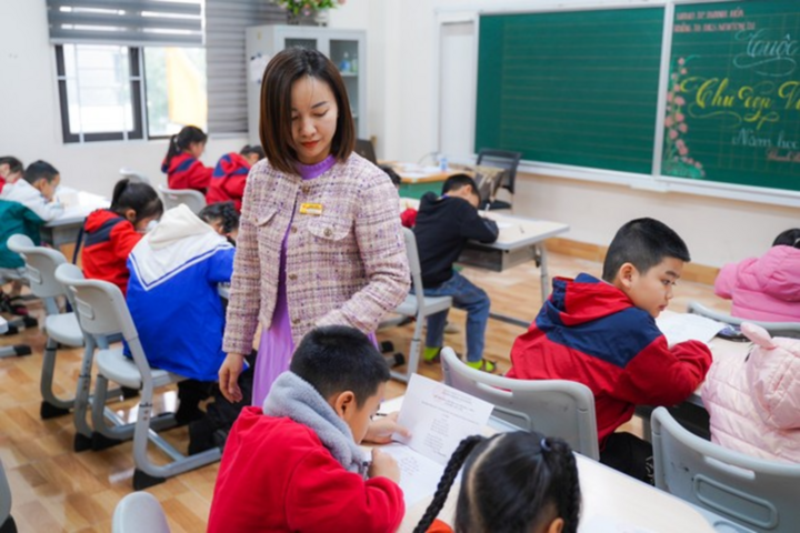 Một tỉnh cấm dạy thêm sau 21h30, không học thêm quá 2 giờ/ngày- Ảnh 1. Một tỉnh cấm dạy thêm sau 21h30, không học thêm quá 2 giờ/ngày- Ảnh 1.