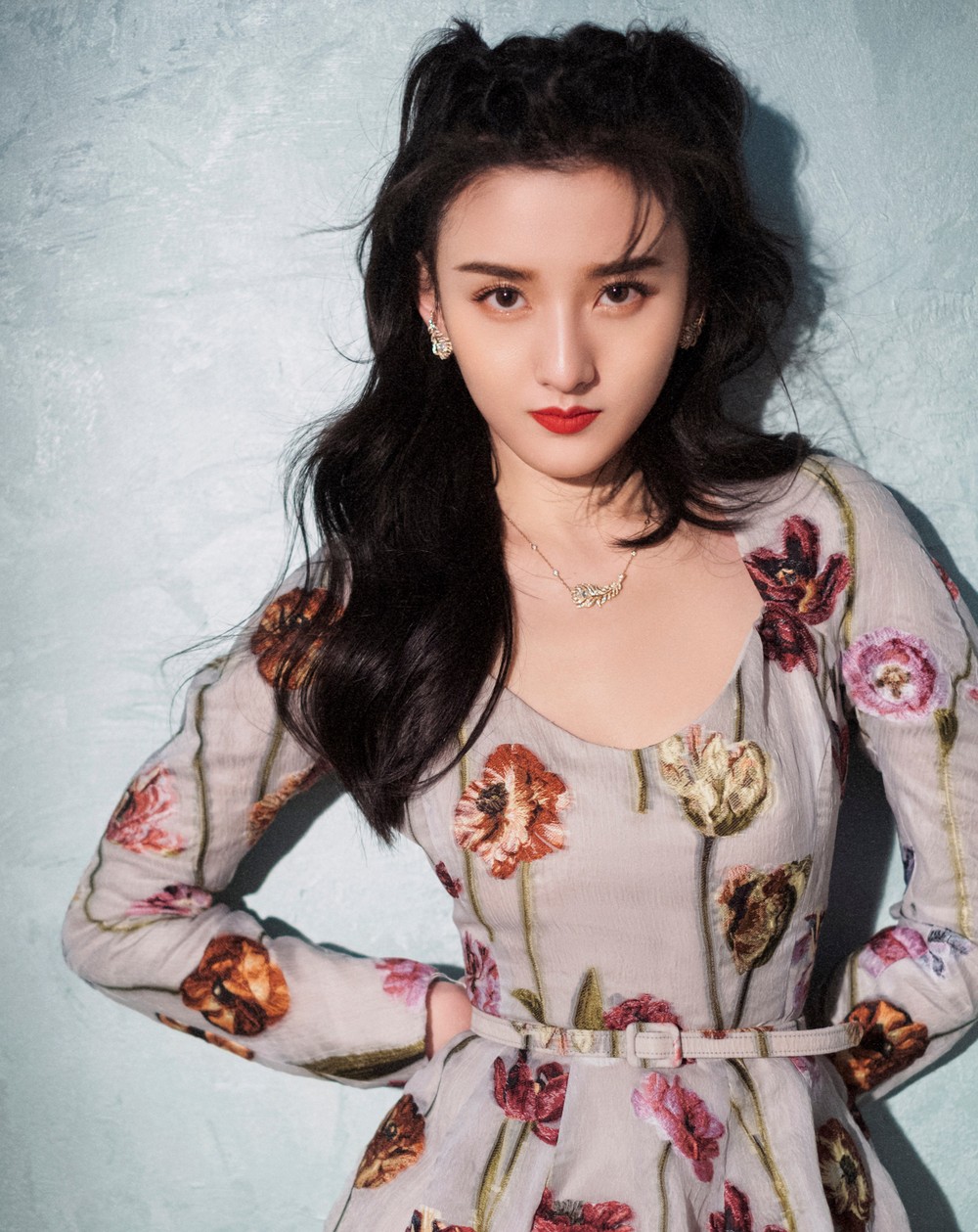 Mỹ nhân vượt mặt cả Triệu Lộ Tư có da trắng bóc không cần làm đẹp đắt đỏ, tất cả nhờ 3 thói quen, phụ nữ nào cũng làm được- Ảnh 5. Mỹ nhân vượt mặt cả Triệu Lộ Tư có da trắng bóc không cần làm đẹp đắt đỏ, tất cả nhờ 3 thói quen, phụ nữ nào cũng làm được- Ảnh 5.