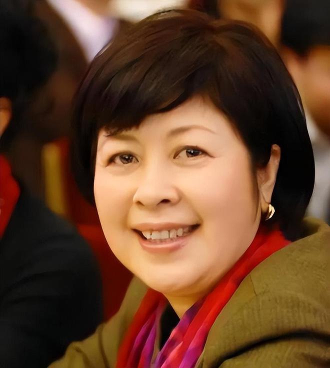 Hội phú bà Bắc Kinh Cbiz: Đàn chị khuyên Dương Tử rời showbiz giàu không tưởng, tiền chỉ là con số!- Ảnh 7.