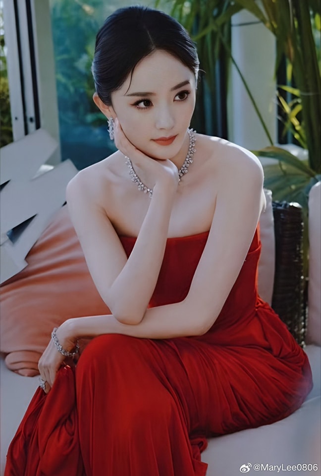 Hội phú bà Bắc Kinh Cbiz: Đàn chị khuyên Dương Tử rời showbiz giàu không tưởng, tiền chỉ là con số!- Ảnh 1.