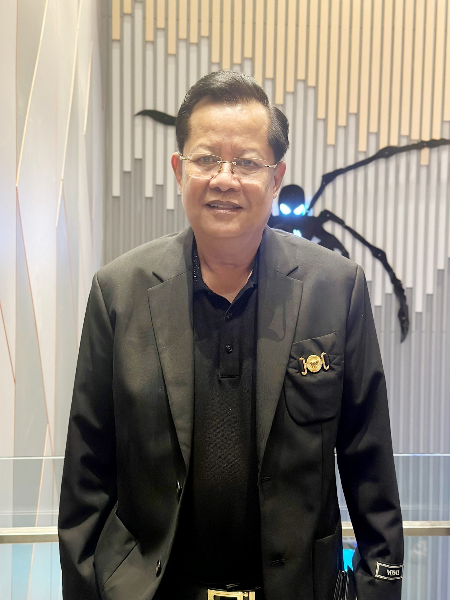 Biệt thự hoành tráng và nhà hàng mặt tiền bề thế của "Hai Lúa" Thanh Nam ở tuổi U70- Ảnh 2.