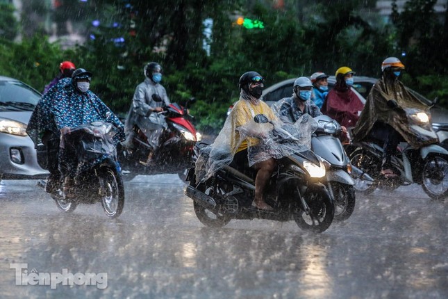 Thông tin mới về mưa dông ở miền Bắc- Ảnh 1.