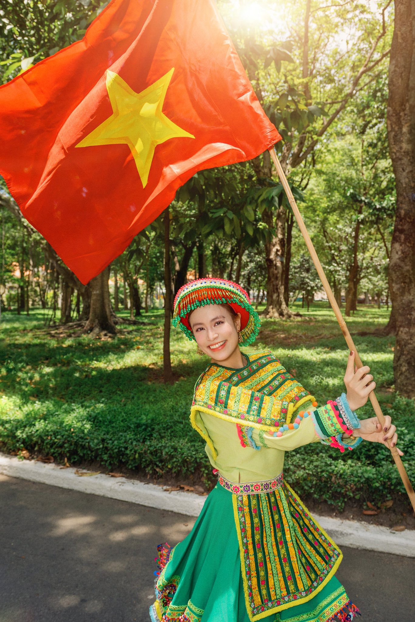 Có một thế hệ nghệ sĩ và khán giả khát khao gìn giữ bản sắc dân tộc, viết tiếp câu chuyện hòa bình theo cách riêng của mình- Ảnh 7. Có một thế hệ nghệ sĩ và khán giả khát khao gìn giữ bản sắc dân tộc, viết tiếp câu chuyện hòa bình theo cách riêng của mình- Ảnh 7.
