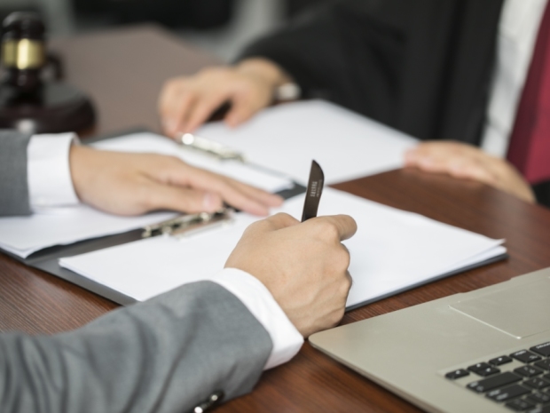 Hết hạn thuê nhà, người phụ nữ yêu cầu trả cọc nhưng chủ nhà từ chối, còn phải bồi thường 64 triệu đồng vì lý do chẳng ai ngờ- Ảnh 2.