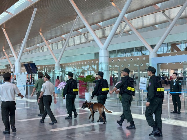 Sân bay Tân Sơn Nhất khuyến cáo hành khách- Ảnh 2. Sân bay Tân Sơn Nhất khuyến cáo hành khách- Ảnh 2.