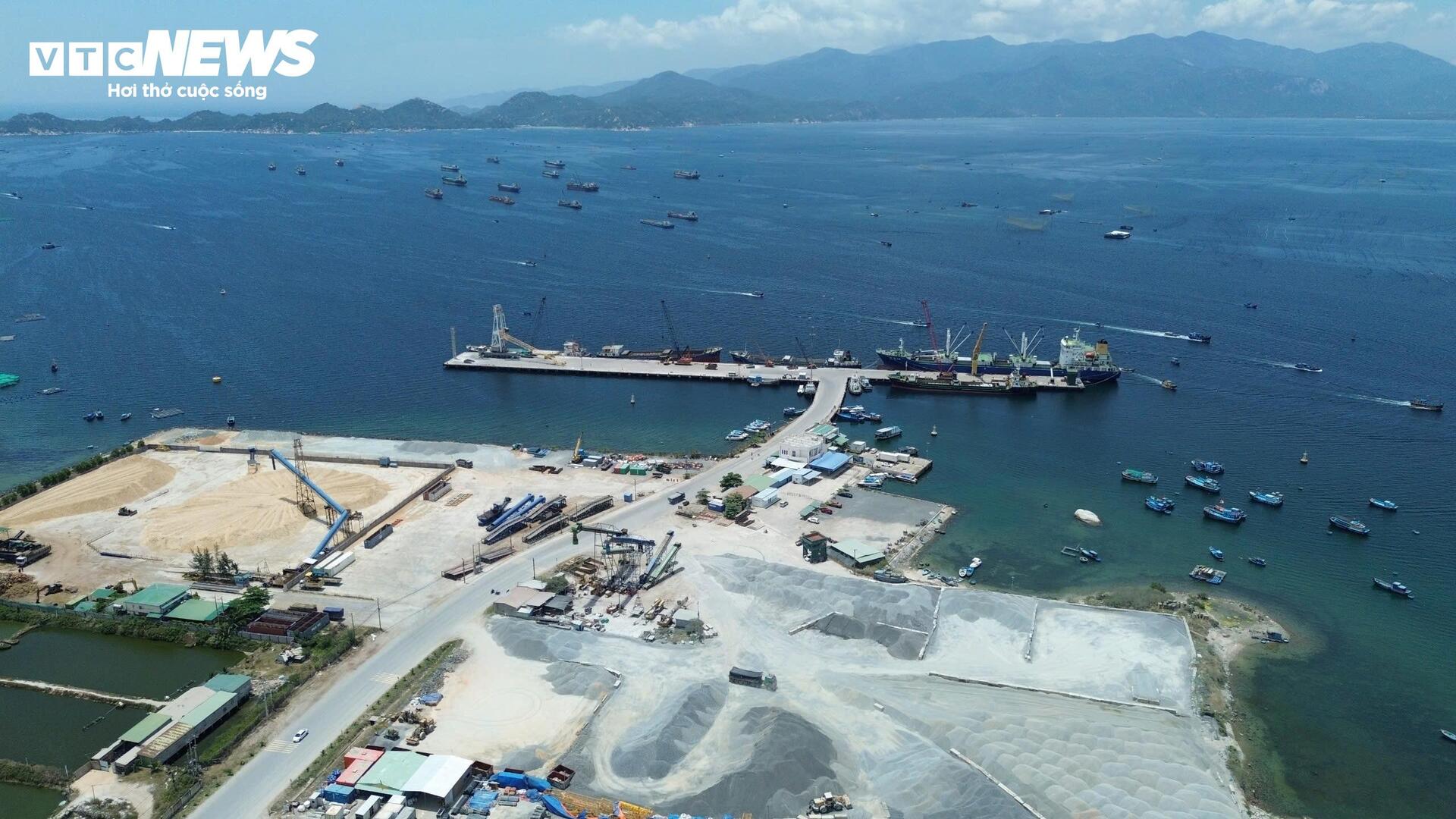 Vẻ thơ mộng của cung đường ven biển nối Khánh Hòa - Ninh Thuận- Ảnh 6. Vẻ thơ mộng của cung đường ven biển nối Khánh Hòa - Ninh Thuận- Ảnh 6.