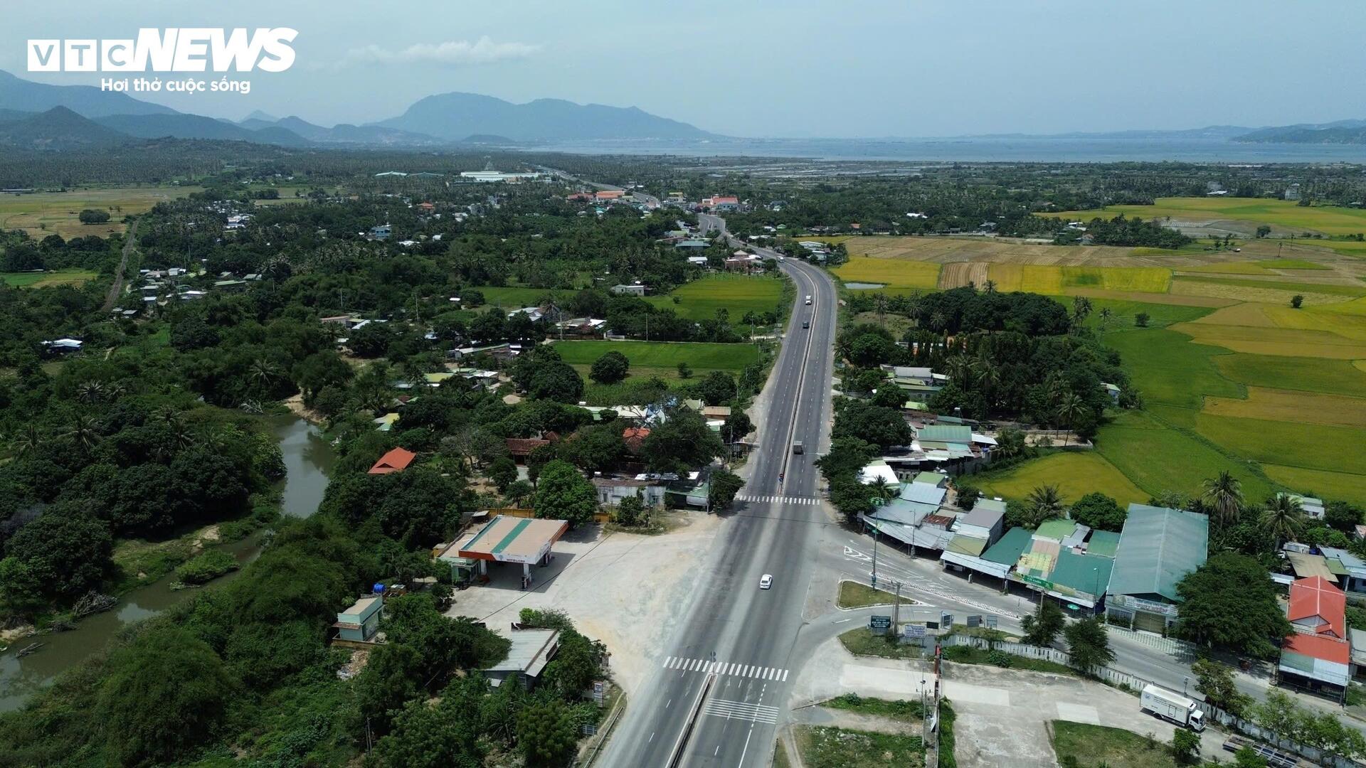 Vẻ thơ mộng của cung đường ven biển nối Khánh Hòa - Ninh Thuận- Ảnh 11. Vẻ thơ mộng của cung đường ven biển nối Khánh Hòa - Ninh Thuận- Ảnh 11.