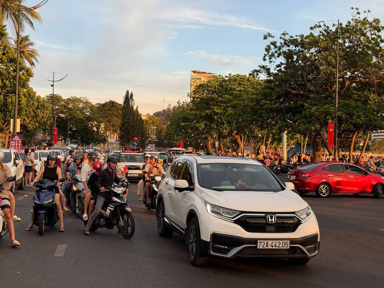 30/4: Bảo tàng Lịch sử Quân sự tạm ngưng đón khách vì quá tải, Đà Lạt lại mang đến khung cảnh khác lạ hiếm thấy- Ảnh 32. 30/4: Bảo tàng Lịch sử Quân sự tạm ngưng đón khách vì quá tải, Đà Lạt lại mang đến khung cảnh khác lạ hiếm thấy- Ảnh 32.