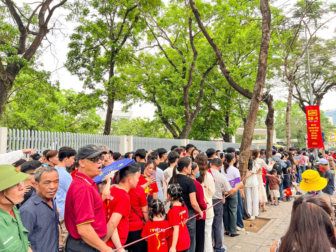 30/4: Bảo tàng Lịch sử Quân sự tạm ngưng đón khách vì quá tải, Đà Lạt lại mang đến khung cảnh khác lạ hiếm thấy- Ảnh 3. 30/4: Bảo tàng Lịch sử Quân sự tạm ngưng đón khách vì quá tải, Đà Lạt lại mang đến khung cảnh khác lạ hiếm thấy- Ảnh 3.