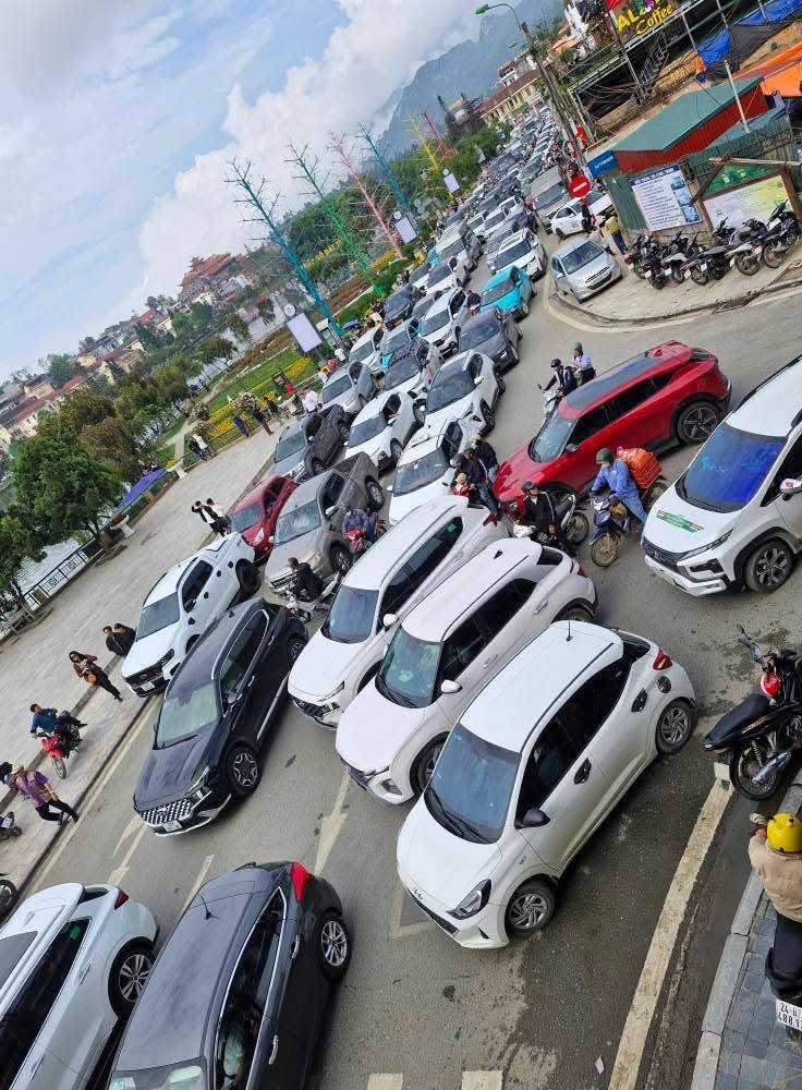 30/4: Bảo tàng Lịch sử Quân sự tạm ngưng đón khách vì quá tải, Đà Lạt lại mang đến khung cảnh khác lạ hiếm thấy- Ảnh 9. 30/4: Bảo tàng Lịch sử Quân sự tạm ngưng đón khách vì quá tải, Đà Lạt lại mang đến khung cảnh khác lạ hiếm thấy- Ảnh 9.