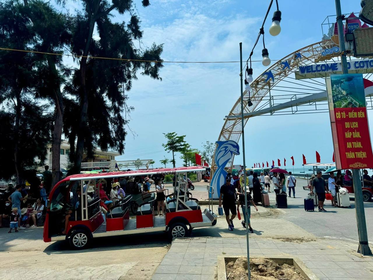 30/4: Bảo tàng Lịch sử Quân sự tạm ngưng đón khách vì quá tải, Đà Lạt lại mang đến khung cảnh khác lạ hiếm thấy- Ảnh 15. 30/4: Bảo tàng Lịch sử Quân sự tạm ngưng đón khách vì quá tải, Đà Lạt lại mang đến khung cảnh khác lạ hiếm thấy- Ảnh 15.