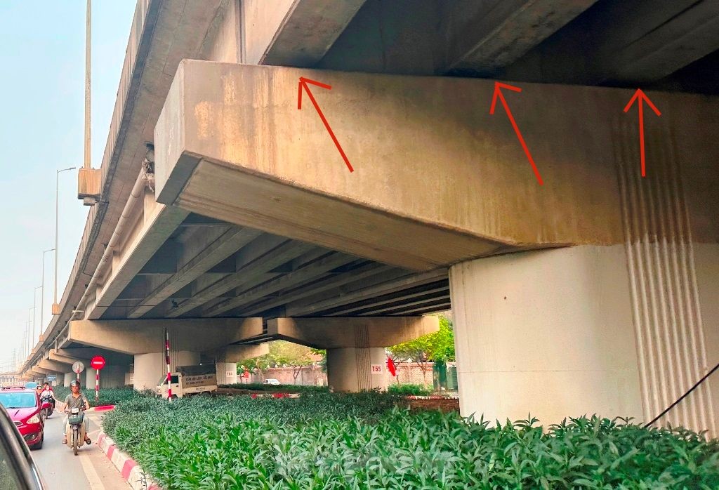 Sửa chữa gấp các gối trụ cầu Vành đai 3 trên cao bị xô lệch- Ảnh 1.