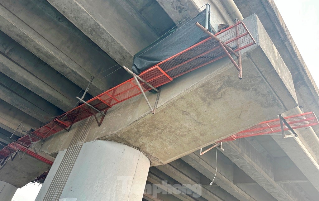 Sửa chữa gấp các gối trụ cầu Vành đai 3 trên cao bị xô lệch- Ảnh 6.