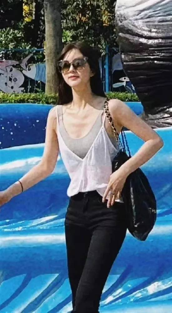 Tìm ra thời kỳ đỉnh cao nhan sắc của Triệu Lộ Tư- Ảnh 1. Tìm ra thời kỳ đỉnh cao nhan sắc của Triệu Lộ Tư- Ảnh 1.